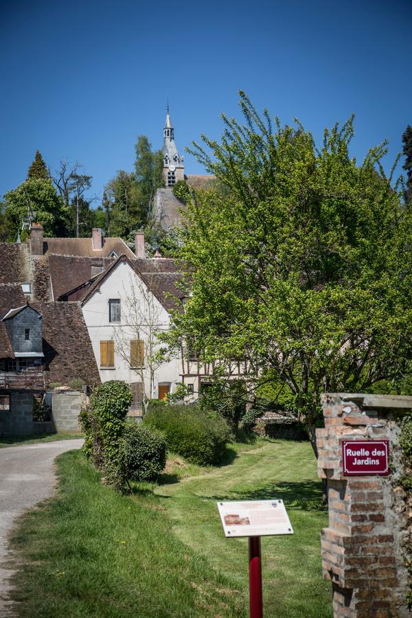 Le Sauvage Hotel Chateau-Renard Exterior photo